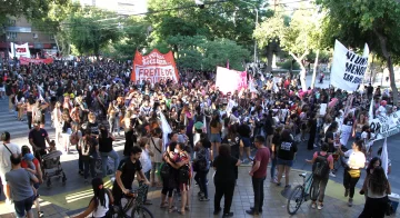 8M: con más de 25.000 personas, la marcha tuvo una fuerte convocatoria 8M: con más de 25.000 personas, la marcha tuvo una fuerte convocatoria