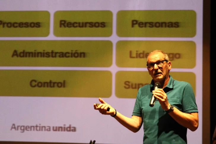 Fenili abrió el periodo de capacitaciones