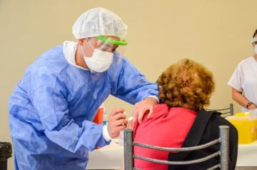 Los mayores de 60 son los menos afectados por la gripe A: se cuidan más, debido al covid