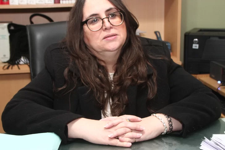 Llega a juicio un anciano filmado por su nietita cuando abusaba de su bisnieta