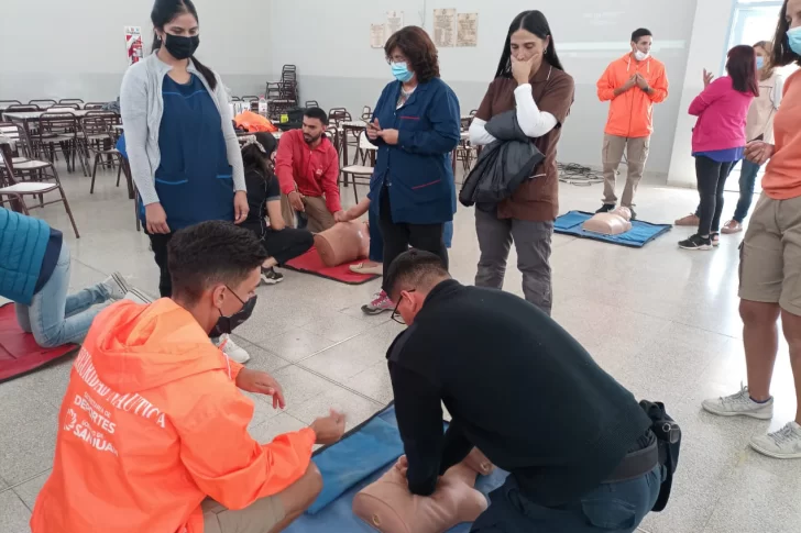 Deportes capacita en RCP