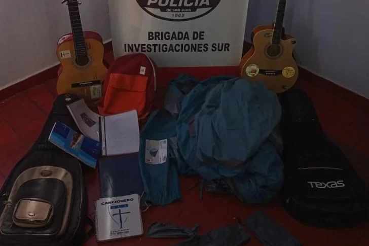 Dejó el botín en el techo y se lo quitaron