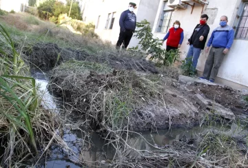 El drama de 350 vecinos que conviven hace años con los líquidos cloacales