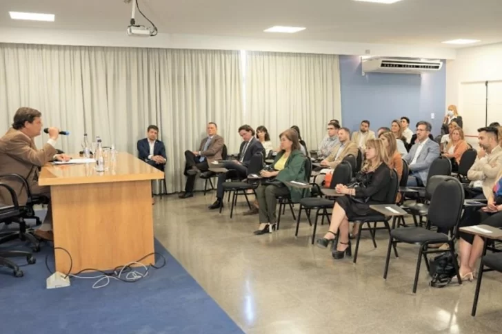 El titular de la Corte criticó al gremio judicial por poner en duda la capacitación en género