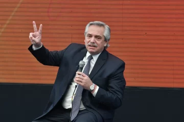 La foto que se viralizó sacude la campaña y golpea a Alberto