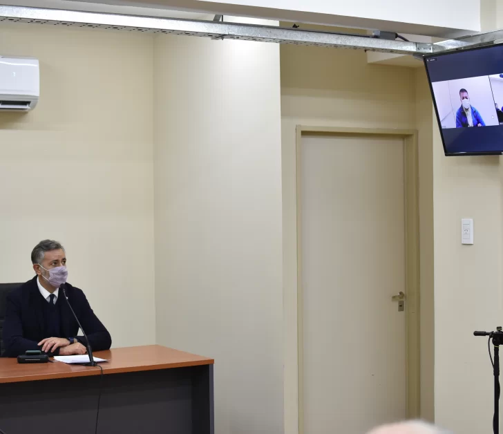 Le dan 12 años de cárcel a un pintor por haber violado a su hijastra nacida en Centroamérica Le dan 12 años de cárcel a un pintor por haber violado a su hijastra nacida en Centroamérica