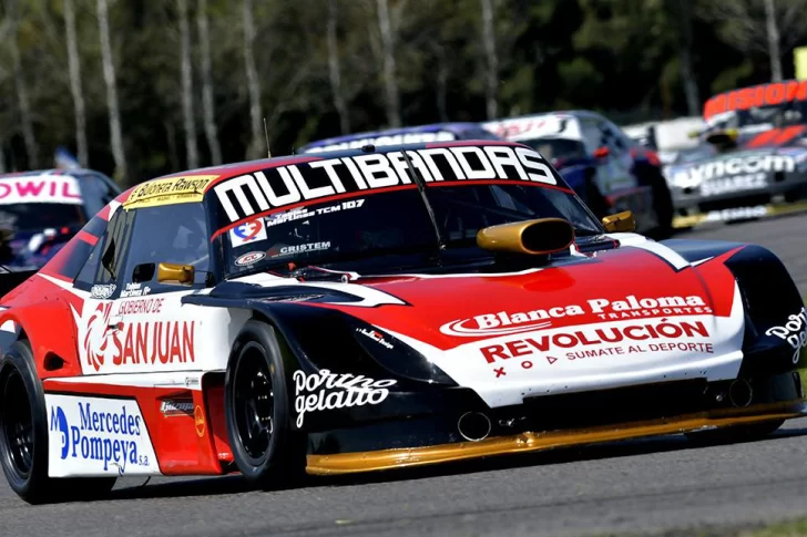 Martínez remará desde atrás