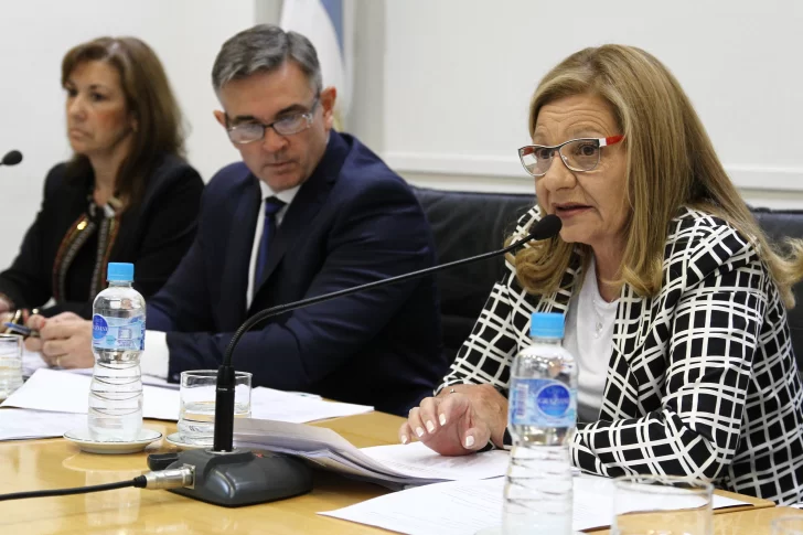 Los docentes prenden la luz por la paritaria y apuestan a no perder frente a la inflación