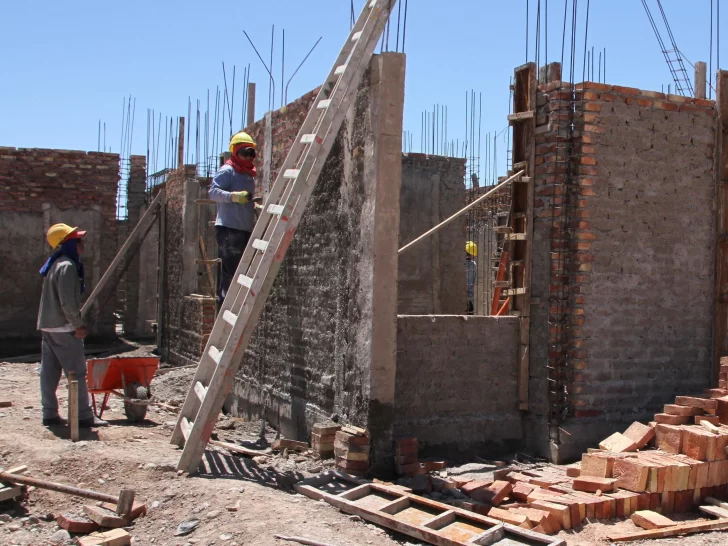 Los obreros de la construcción tendrán una mejora salarial del 62% en 8 tramos Los obreros de la construcción tendrán una mejora salarial del 62% en 8 tramos