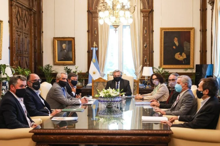 Alberto dejó de lado un aumento de retenciones en la cita con el campo