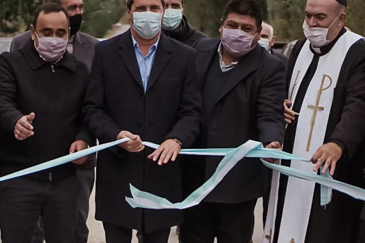 Uñac inauguró una batería de obras en Iglesia