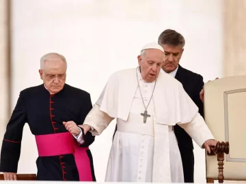 Por su dolor de rodilla, el Papa pospuso sin fecha viaje a África Por su dolor de rodilla, el Papa pospuso sin fecha viaje a África