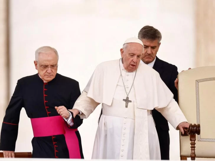 Por su dolor de rodilla, el Papa pospuso sin fecha viaje a África Por su dolor de rodilla, el Papa pospuso sin fecha viaje a África