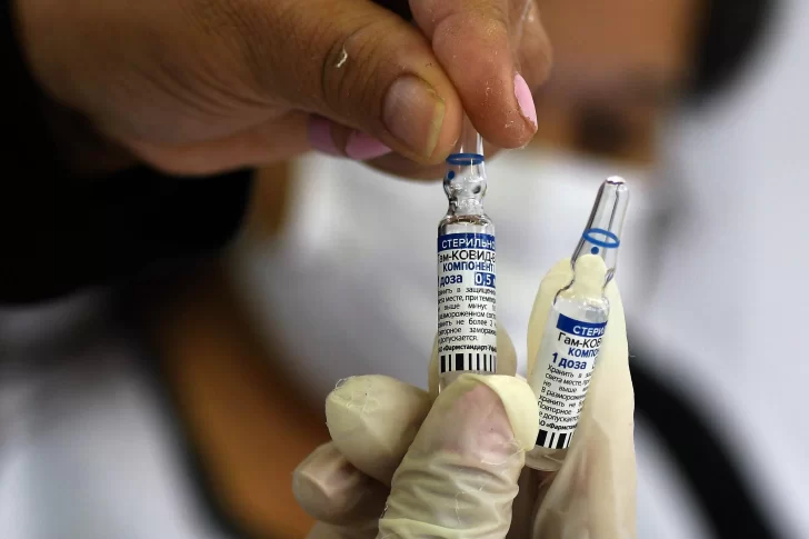 Dan a conocer la eficacia de Sputnik V, 6 meses después de la colocación de la segunda dosis