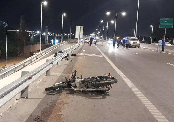 Volvía a casa tras una reunión con amigos y murió al chocar en la moto que conducía