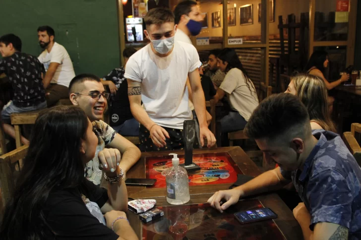 Cenar afuera el Día de los Enamorados, cuesta entre $650 y $3.000 por persona