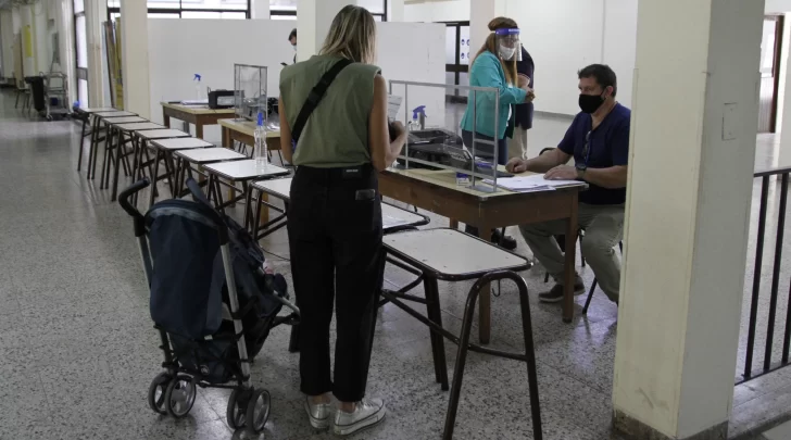 Preuniversitarios: los alumnos rendirán con barbijos y divididos en 80 aulas Preuniversitarios: los alumnos rendirán con barbijos y divididos en 80 aulas