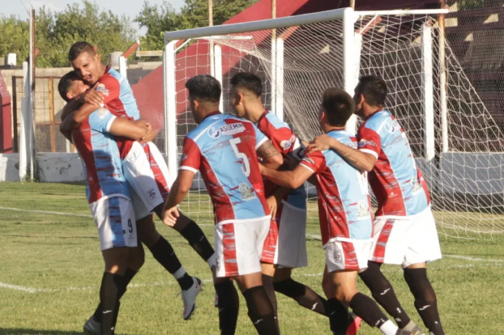 Alianza cambia lo justo