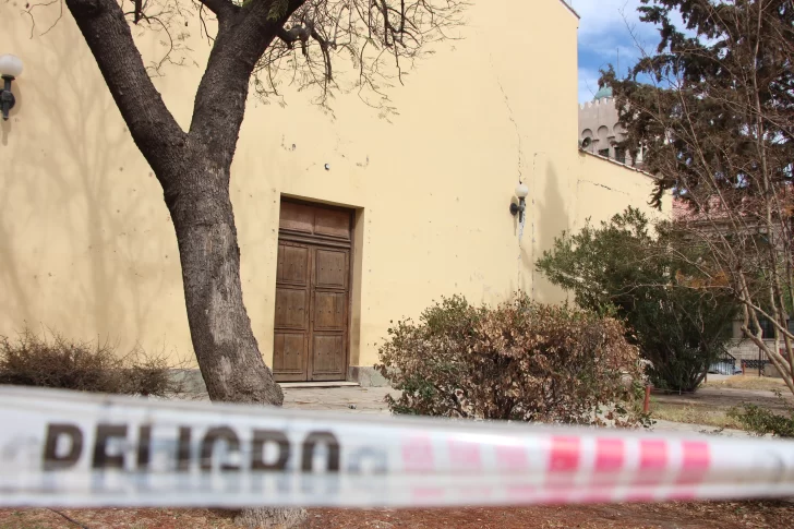 Santo Domingo: cambio de autoridades y desacuerdos frenan el arreglo de la iglesia