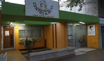 Investigan si una mujer y su hijo hacían ver pornografía a dos menores en su vivienda Investigan si una mujer y su hijo hacían ver pornografía a dos menores en su vivienda