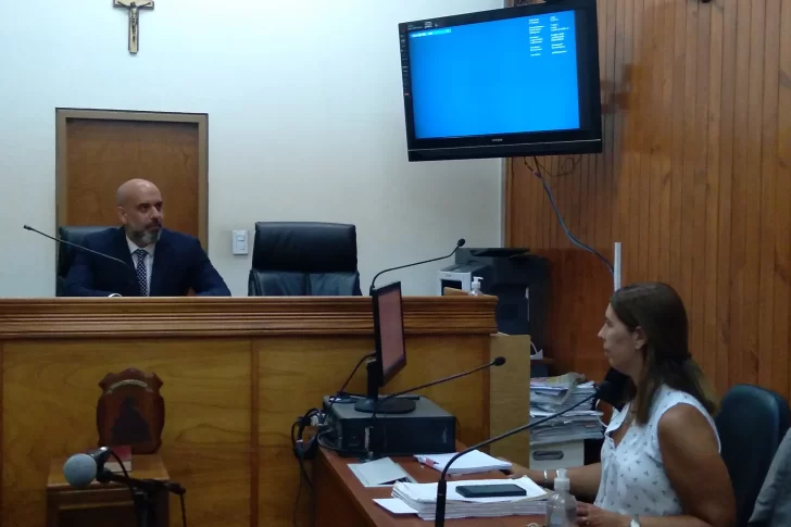 Acepta 11 años y medio de cárcel por violar a su hijastra cuando su mujer iba al médico