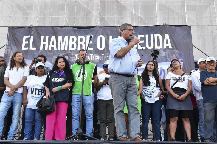 Protestas de organizaciones sociales en la Plaza Congreso