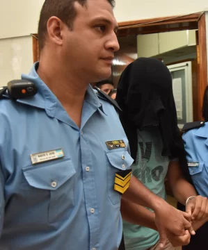 Le dan 13 años al licenciado que chantajeaba a su sobrina para hacer videos porno con ella Le dan 13 años al licenciado que chantajeaba a su sobrina para hacer videos porno con ella