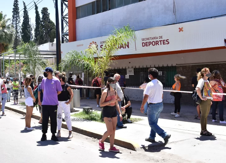 Covid: en el último mes, por cada 100 casos nuevos la provincia tuvo más de 200 altas Covid: en el último mes, por cada 100 casos nuevos la provincia tuvo más de 200 altas