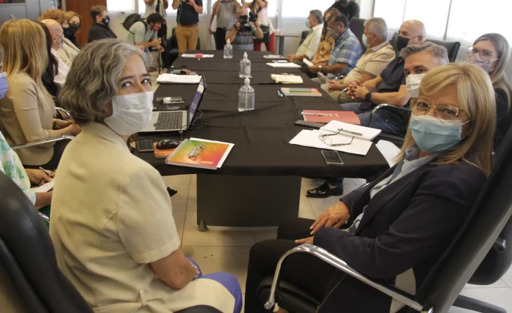 Uñac ordenó adelantar paritarias