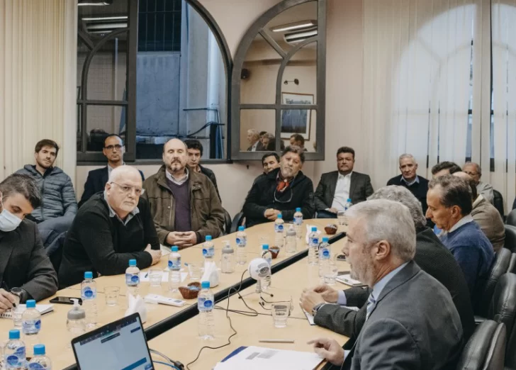 Arman comisión para potenciar la generación con energía renovable