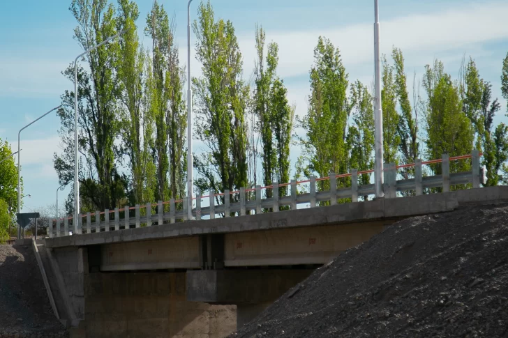 Inauguran el puente de Pedernal y se viene otro