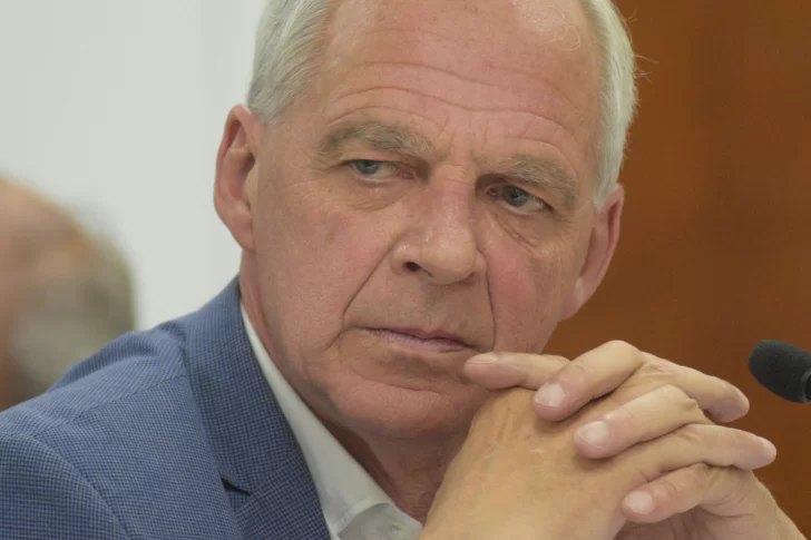 Elaborarán un informe sobre la interpelación