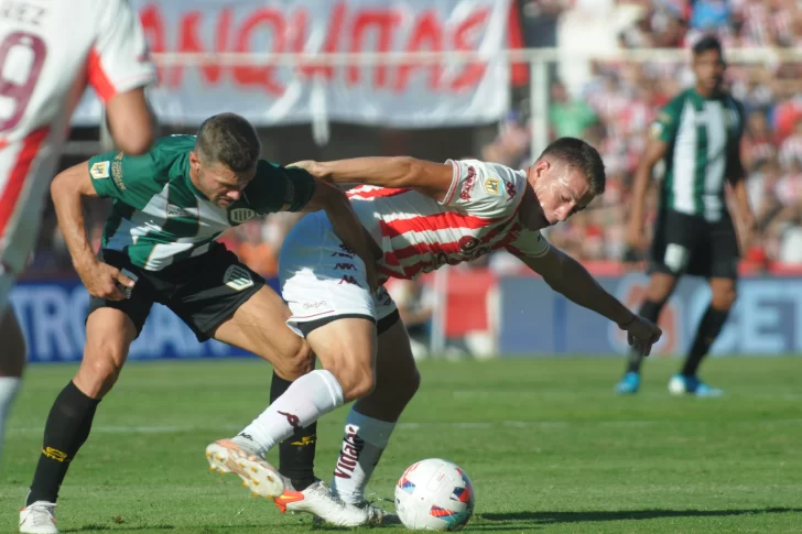 Unión “taladró” a Banfield y sigue firme