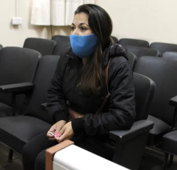 Mintió por su novio tras un robo, tendrá que dar mercadería y trabajar en un merendero Mintió por su novio tras un robo, tendrá que dar mercadería y trabajar en un merendero