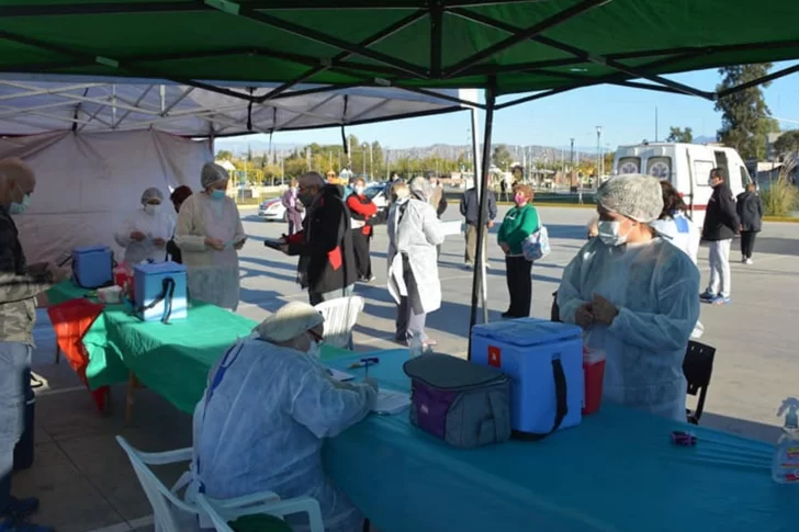 Mucha gente no se pone la antigripal por miedo a perder el turno de la vacuna Covid