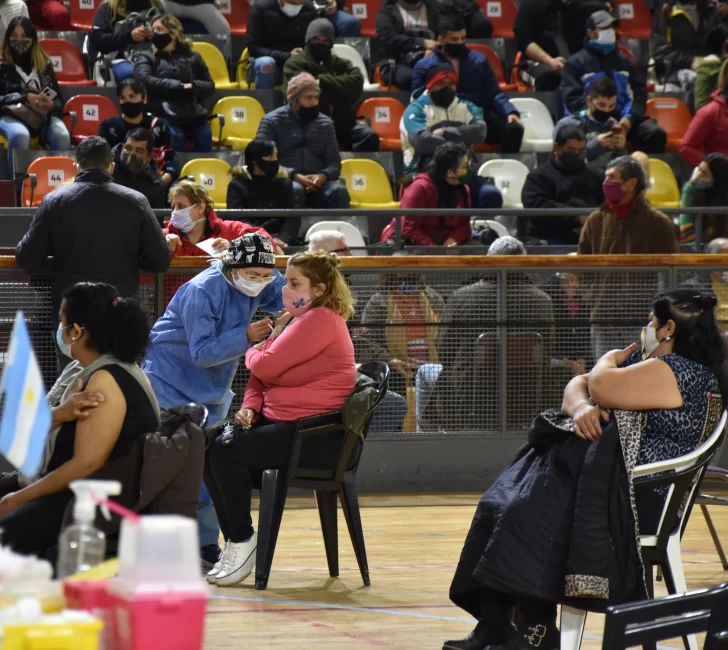 Vacunas: casi 7 de cada 10 sanjuaninos ya recibió la primera dosis Vacunas: casi 7 de cada 10 sanjuaninos ya recibió la primera dosis