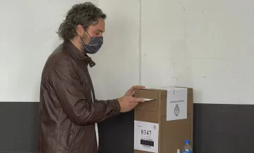 Cafiero niega cambios pero hay presión de CFK