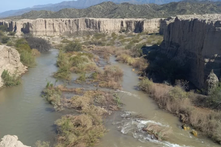 Fuerte cruce entre productores de Jáchal e Hidráulica por el riego