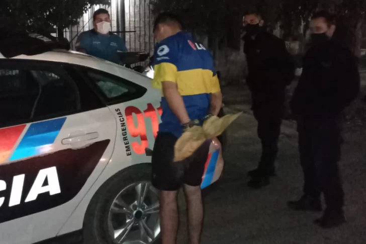 Reo con salidas y otro, efectuaron 3 tiros a un hombre luego de robarle