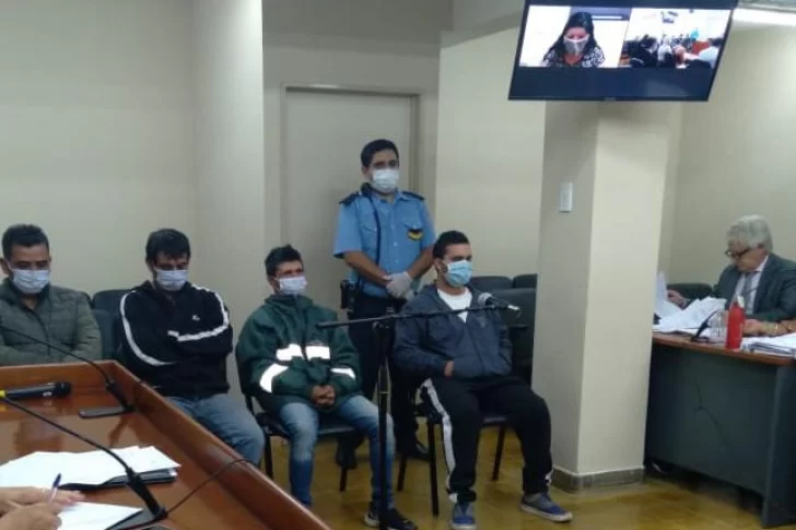 Admitieron que abusaron y corrompieron a una menor