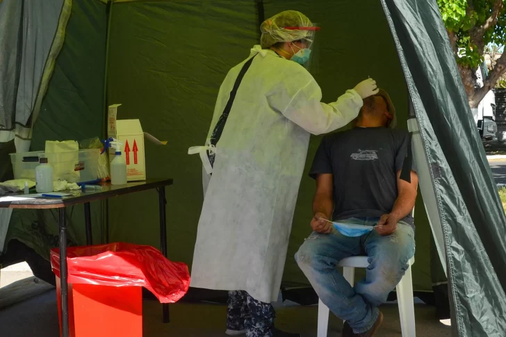 Detectan nuevos síntomas de la variante Ómicron de coronavirus