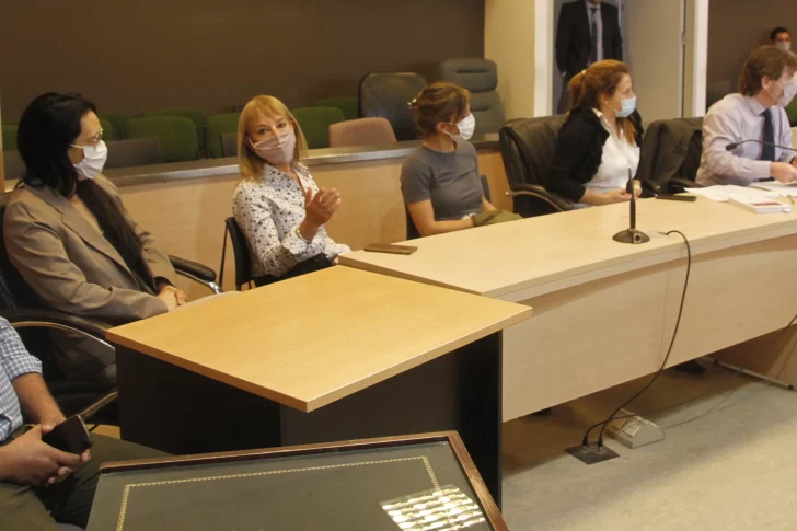 Facturas truchas: rechazo fiscal a la probation para 6 acusados y OK a una