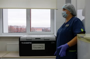 Vacuna rusa confirma efectividad del 91,4% y 100% en casos graves Vacuna rusa confirma efectividad del 91,4% y 100% en casos graves