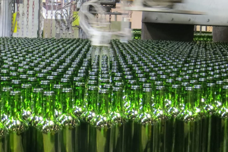 Bodegas locales admiten daños millonarios por la falta de botellas