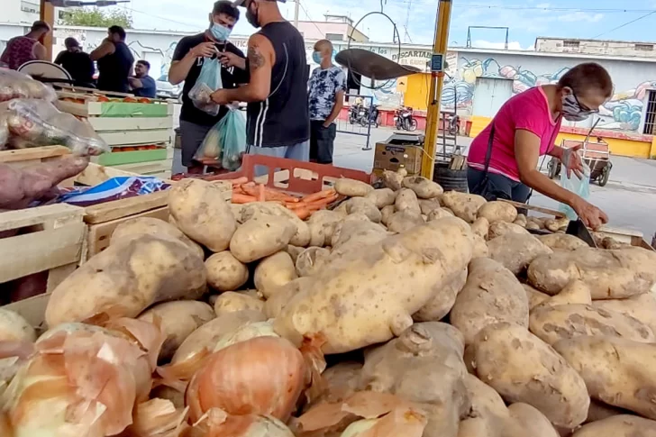 Tras la canasta oficial de Pascuas, suman un plan con frutas y verduras