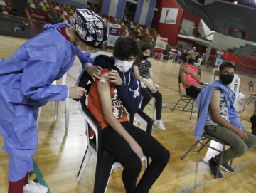 Todos los internados con covid en la provincia tienen el esquema de vacunación incompleto