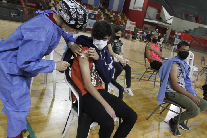 Todos los internados con covid en la provincia tienen el esquema de vacunación incompleto