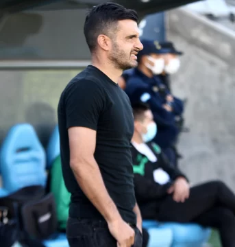 Cambia nombres y sistema Cambia nombres y sistema