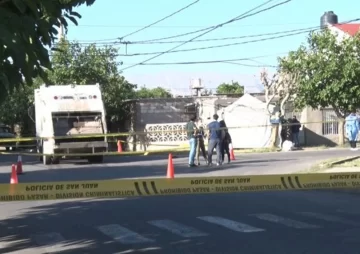Muere un motociclista padre de 4 chicos al chocar con un camión recolector de residuos Muere un motociclista padre de 4 chicos al chocar con un camión recolector de residuos