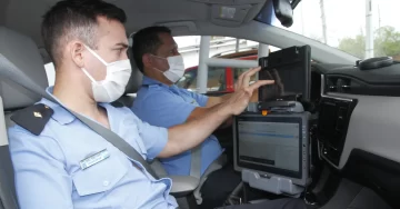 Gobierno sumará cámaras corporales y patrulleros inteligentes a la Policía